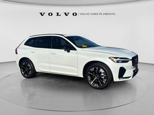 Crystal White Metallic 2026 Volvo XC60 B5 Plus