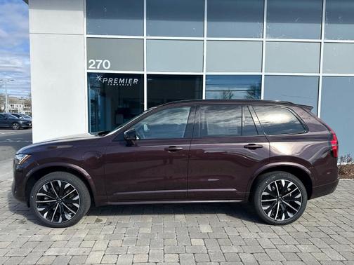 Mulberry Red 2026 Volvo XC90 Plug-In Hybrid T8 Ultra Dark Theme 6-Seater