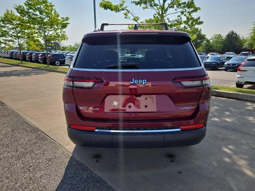 2022 Jeep Grand Cherokee L Laredo