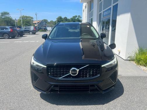 2025 Volvo XC60 Plug-In Hybrid T8 Plus