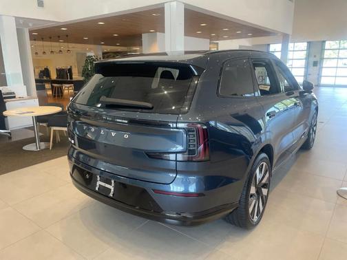 2025 Volvo EX90 Twin Motor Performance Ultra