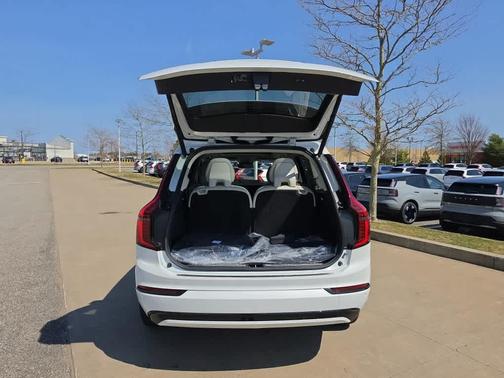 Crystal White 2026 Volvo XC90 B6 Ultra Dark Theme 7-Seater