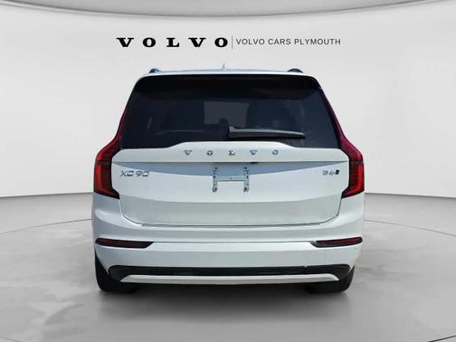 Crystal White 2026 Volvo XC90 B6 Ultra Dark Theme 7-Seater