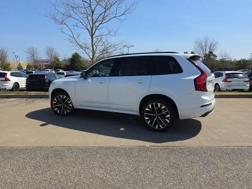 Crystal White 2026 Volvo XC90 B6 Ultra Dark Theme 7-Seater