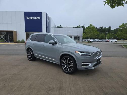 2024 Volvo XC90 B5 Plus Bright Theme