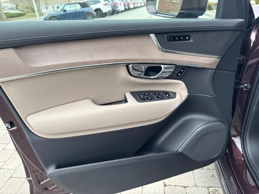 2026 Volvo XC90 B5 Core