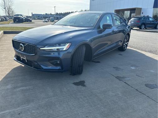 2025 Volvo S60 B5 Core