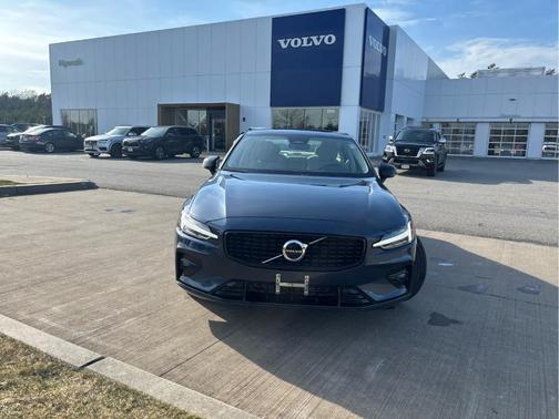 2025 Volvo S60 B5 Core