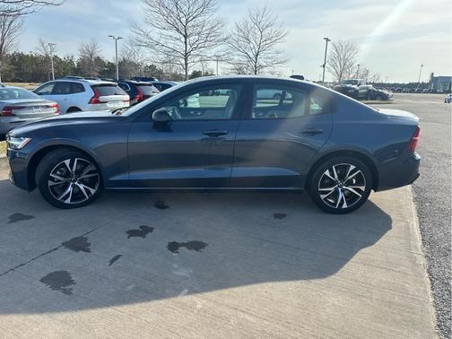 2025 Volvo S60 B5 Core