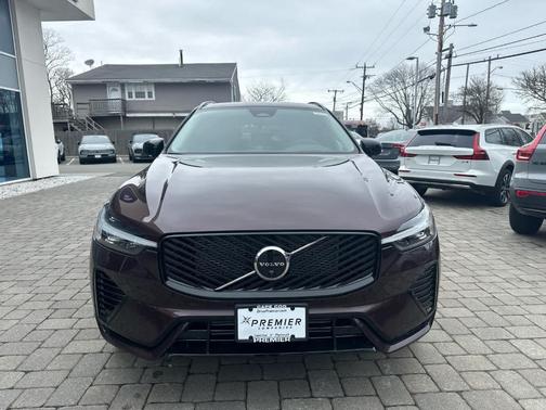 Mulberry Metallic 2026 Volvo XC60 Plug-In Hybrid T8 Ultra