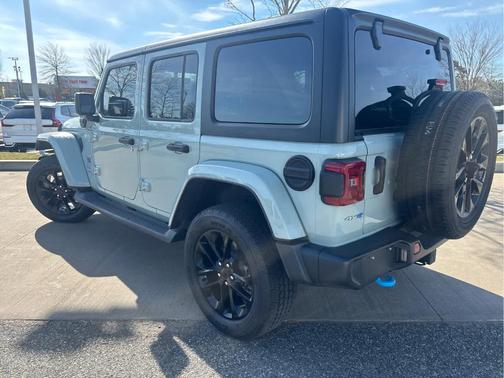 Earl Clearcoat 2023 Jeep Wrangler 4xe Sahara