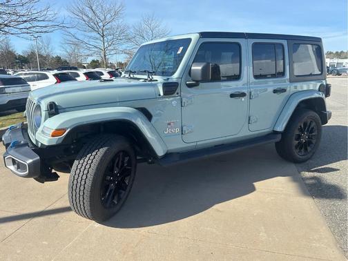 Earl Clearcoat 2023 Jeep Wrangler 4xe Sahara