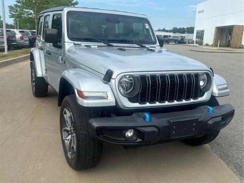 Silver Zynith Clearcoat 2024 Jeep Wrangler 4xe Sport