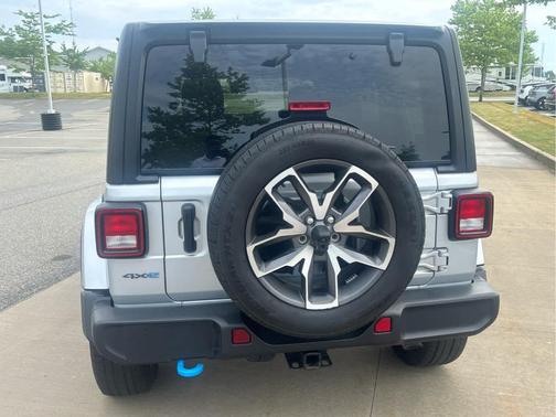 Silver Zynith Clearcoat 2024 Jeep Wrangler 4xe Sport