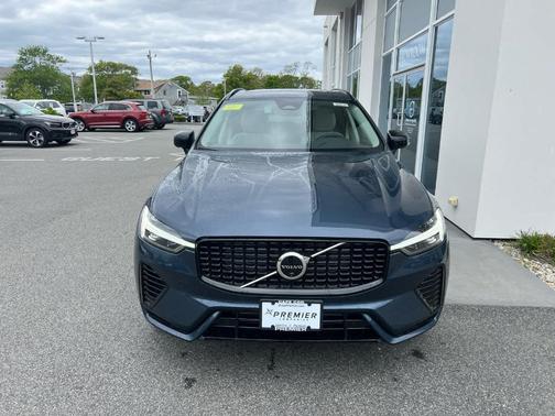 2025 Volvo XC60 Plug-In Hybrid T8 Plus