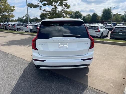 2026 Volvo XC90 B6 Ultra Dark Theme 6-Seater