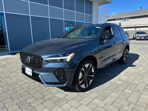 Denim Blue Metallic 2026 Volvo XC60 Plug-In Hybrid T8 Plus