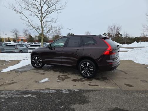 2026 Volvo XC60 B5 Plus