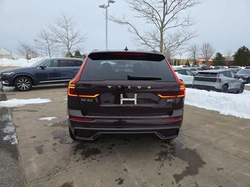 2026 Volvo XC60 B5 Plus