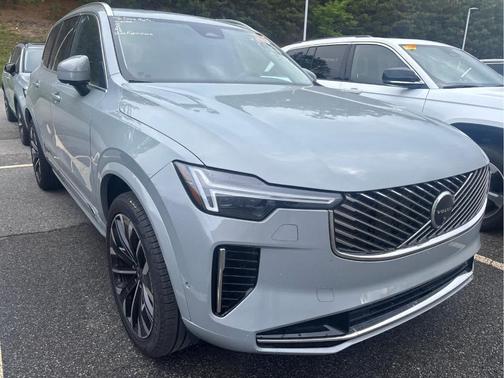 Metallic 2026 Volvo XC90 B6 Plus 7-Seater