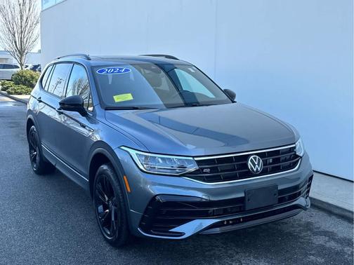 Platinum Gray Metallic 2024 Volkswagen Tiguan 2.0T SE R-Line Black