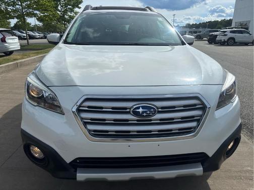 White 2016 Subaru Outback 2.5i Limited