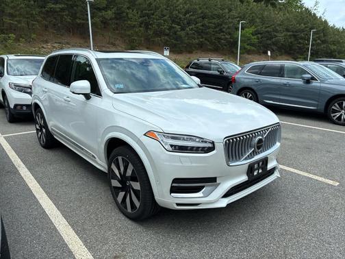 Crystal White Metallic 2024 Volvo XC90 Recharge Plug-In Hybrid T8 Plus Bright Theme 7-Seater