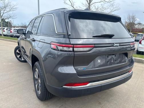 Metallic 2024 Jeep Grand Cherokee 4xe Base