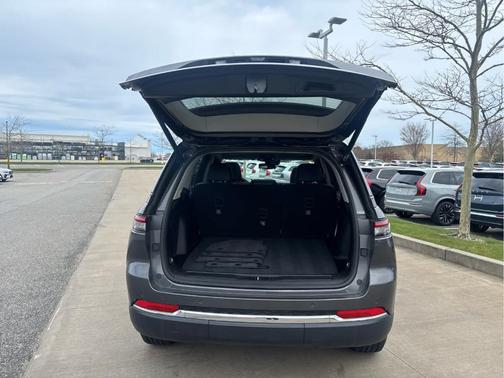 Metallic 2024 Jeep Grand Cherokee 4xe Base