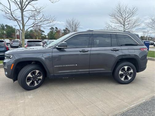 Metallic 2024 Jeep Grand Cherokee 4xe Base