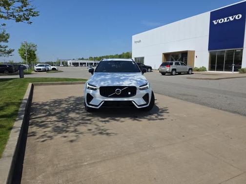 Crystal White Metallic 2024 Volvo XC60 Recharge Plug-In Hybrid T8 Polestar Engineered