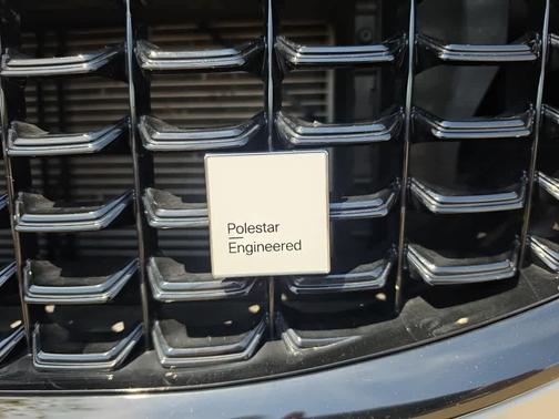 Crystal White Metallic 2024 Volvo XC60 Recharge Plug-In Hybrid T8 Polestar Engineered