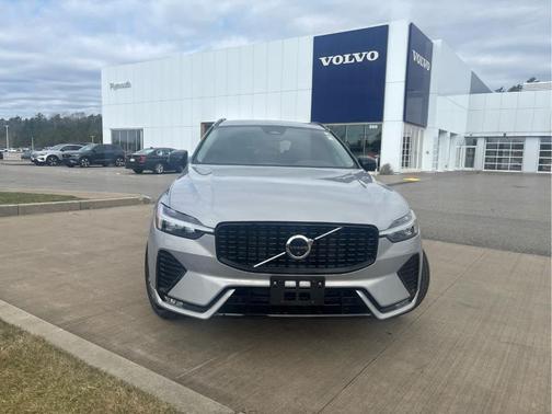 Silver 2023 Volvo XC60 B5 Plus Dark Theme