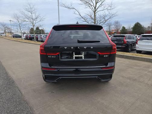 2026 Volvo XC60 B5 Plus