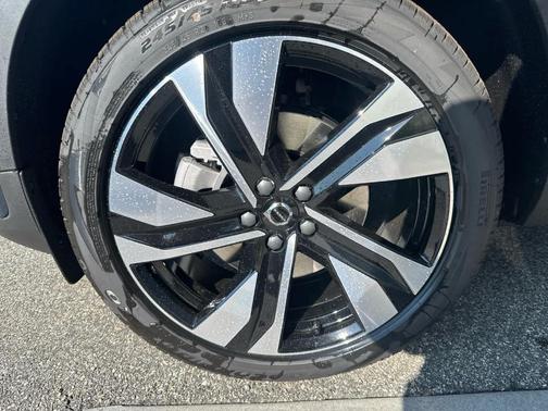 2026 Volvo XC40 ULTRA