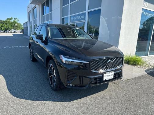2026 Volvo XC60 PLUS