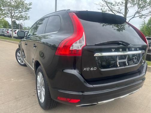 Black 2016 Volvo XC60 T5 Premier