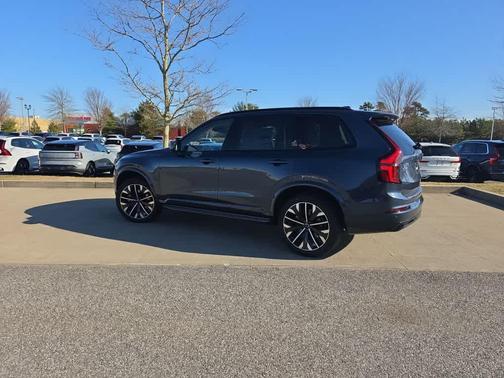 2026 Volvo XC90 B6 Ultra Dark Theme 6-Seater