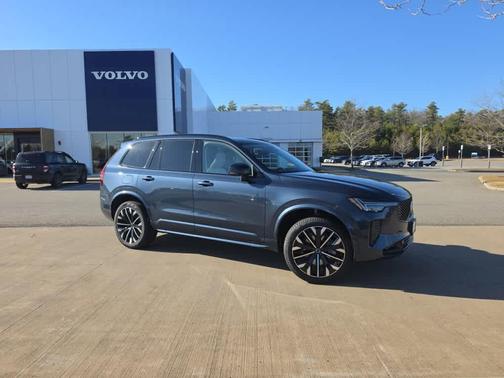 2026 Volvo XC90 B6 Ultra Dark Theme 6-Seater
