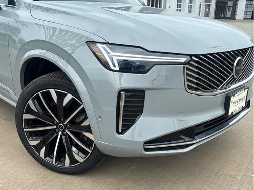Metallic 2026 Volvo XC90 B6 Plus 6-Seater