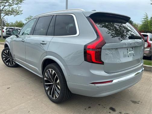 Metallic 2026 Volvo XC90 B6 Plus 6-Seater