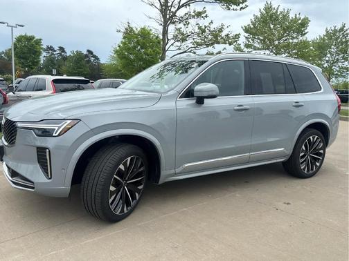 Metallic 2026 Volvo XC90 B6 Plus 6-Seater