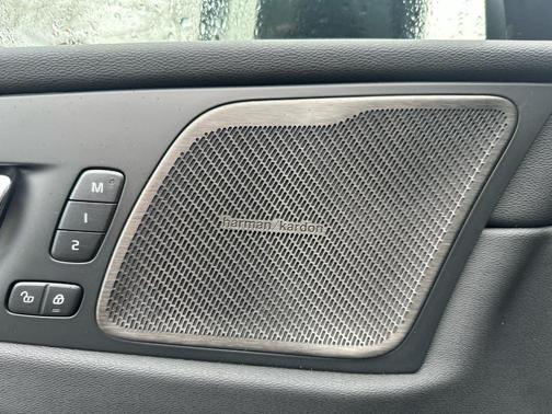 Forest Green 2026 Volvo XC60 B5 Plus