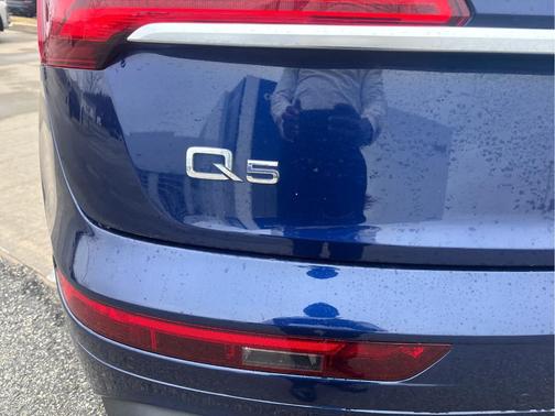Navarra Blue Metallic 2021 Audi Q5 40 Premium Plus