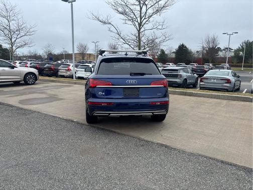 Navarra Blue Metallic 2021 Audi Q5 40 Premium Plus