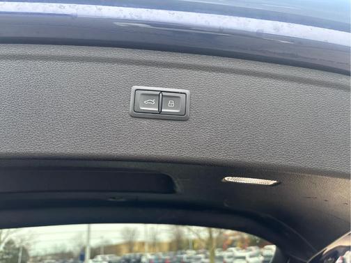 Navarra Blue Metallic 2021 Audi Q5 40 Premium Plus