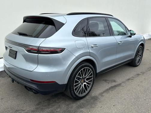2021 Porsche Cayenne Base
