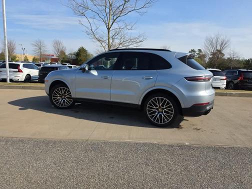 2021 Porsche Cayenne Base