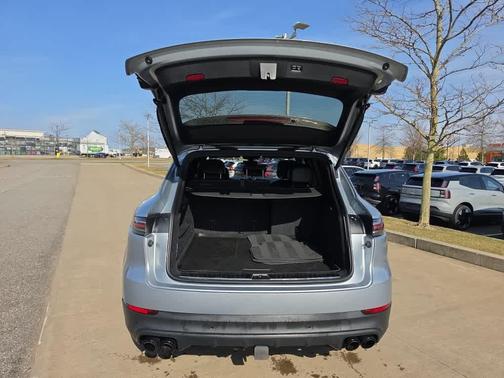 2021 Porsche Cayenne Base