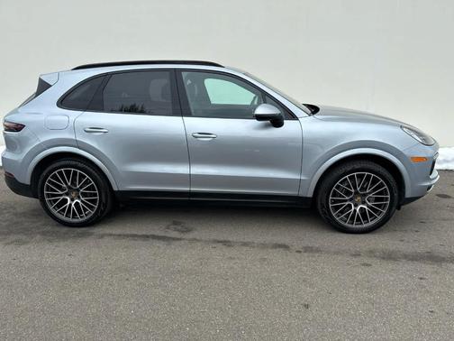 2021 Porsche Cayenne Base